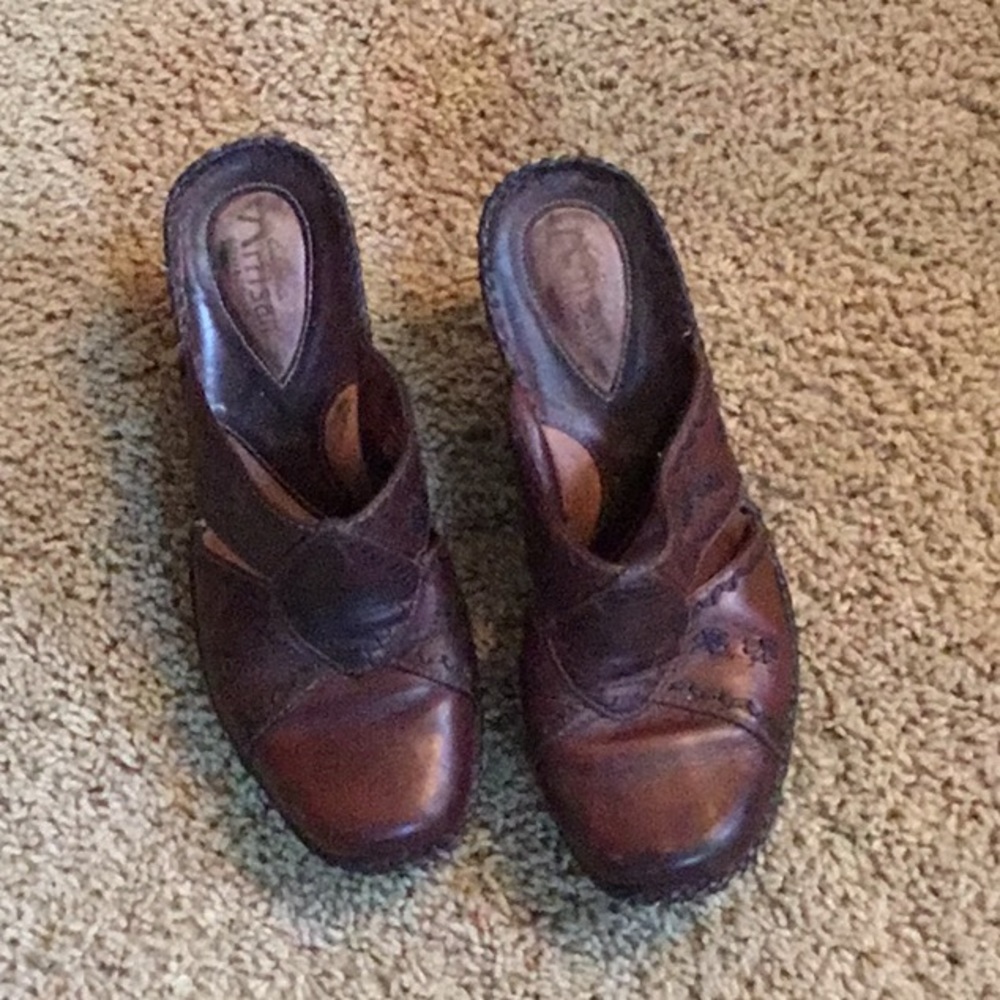Clarks Artisan clogs Brown
